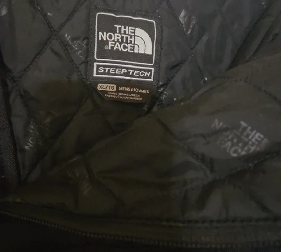 The North Face Black Quilted Jacket - Picture 2 of 2